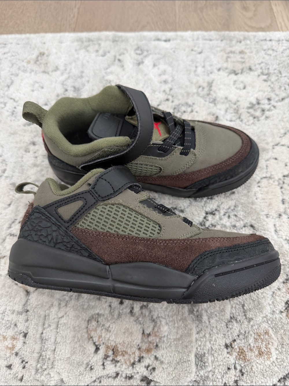 Jordan Spizike Low